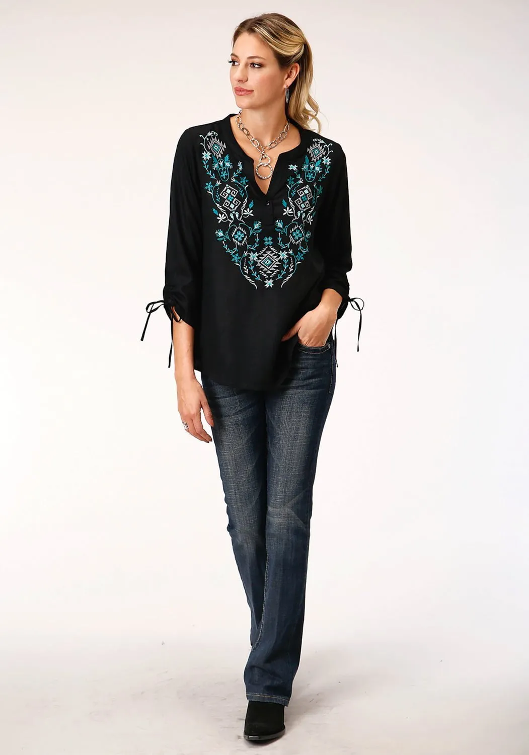 Roper Womens Black Rayon/Nylon Colorful Aztec S/S Blouse Fitted Design Networking Session