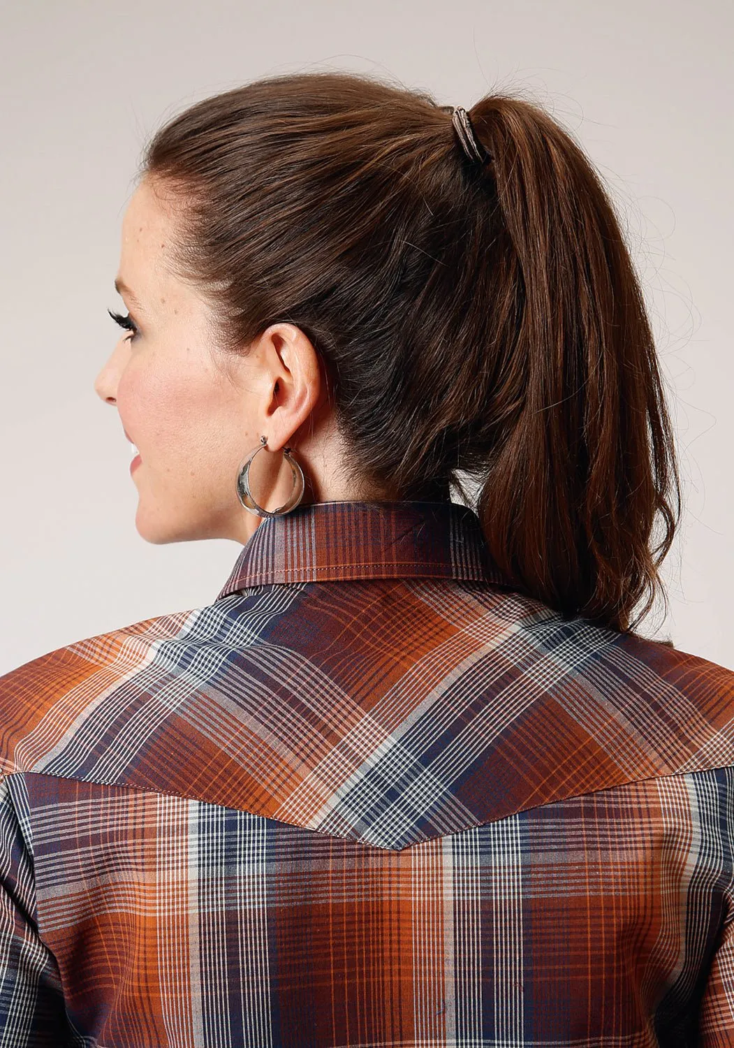 Roper Womens Cream Plaid Brown Cotton Blend L/S Shirt Minimalist Style Recycled Polyester Blend
