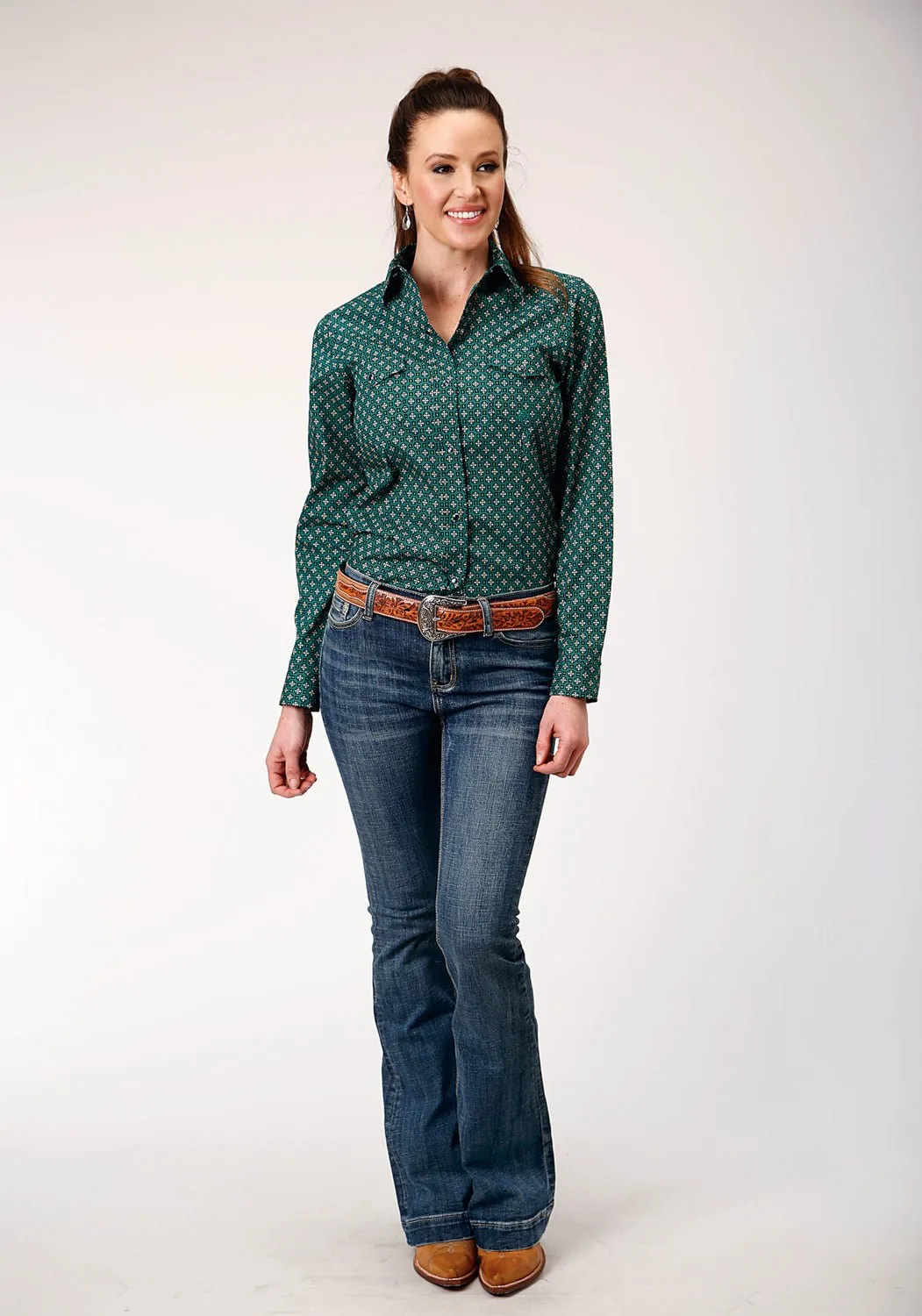 V-neck style Roper Womens Cross Walk Foulard Blue 100% Cotton L/S Shirt
