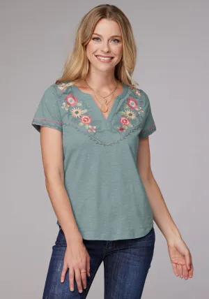 Roper Womens Floral Split V Blue 100% Cotton S/S T-Shirt Mature Elegance Multi Functional Pockets Roper Womens Floral Split V Blue 100% Cotton S/S T-Shirt