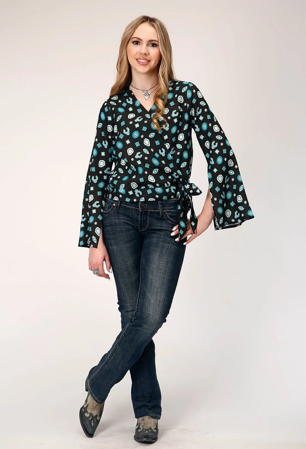 Roper Womens Jewelry Wrap Black 100% Rayon L/S Blouse Moisture Wicking Layer Geometric Shape