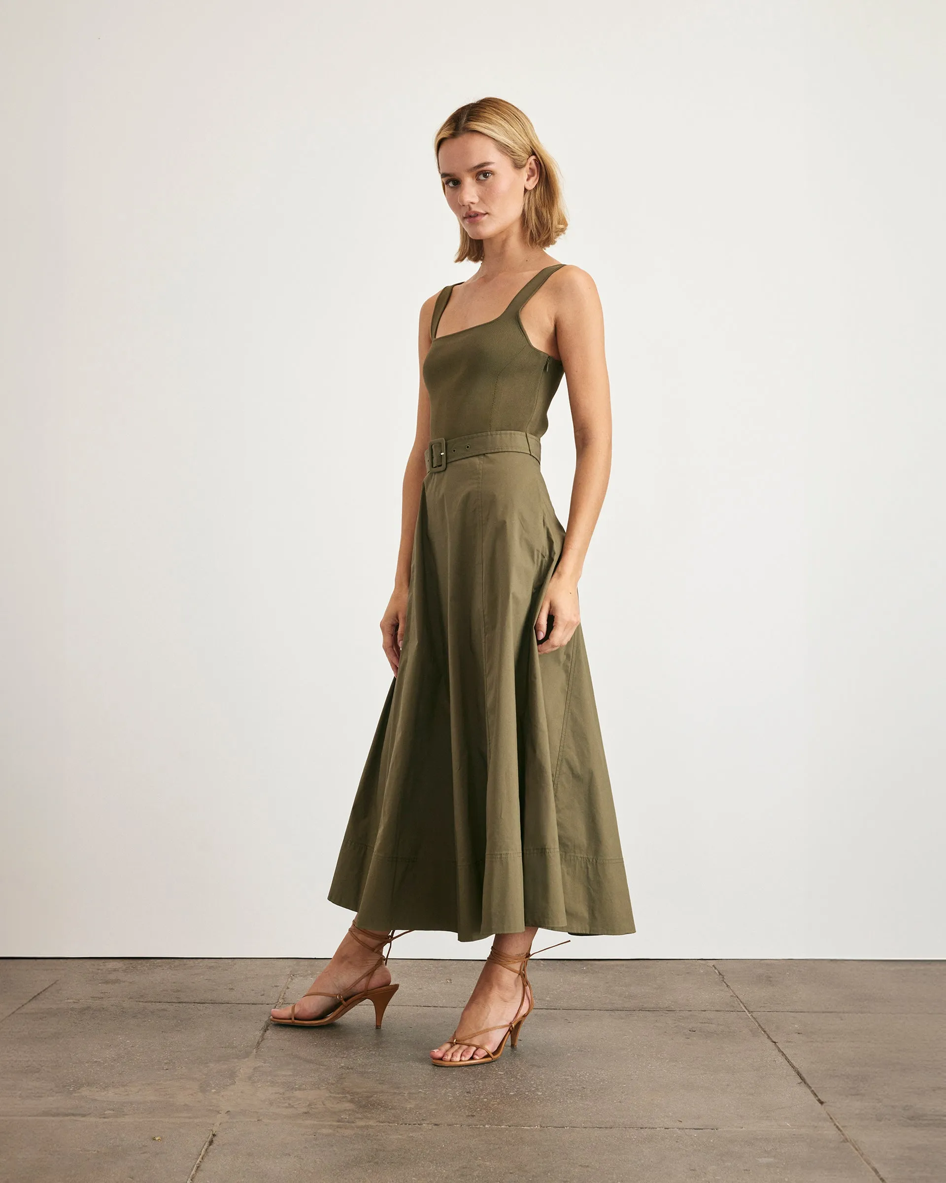 Side-Zip Elegant Piece Carmen Dress