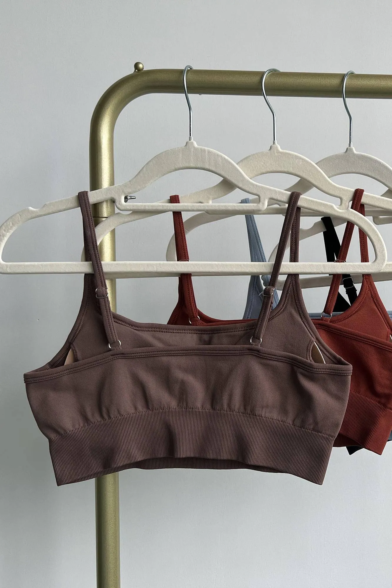Seamless Scoop Neck Sports Bra