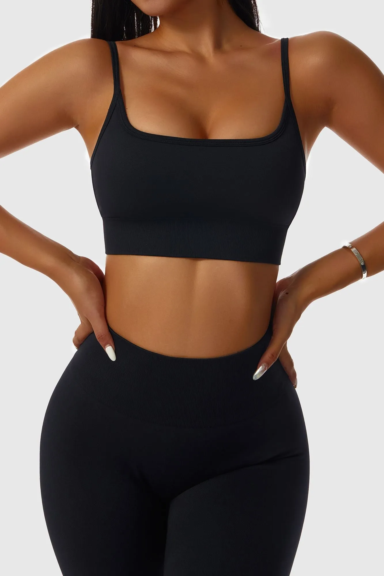Seamless Scoop Neck Sports Bra