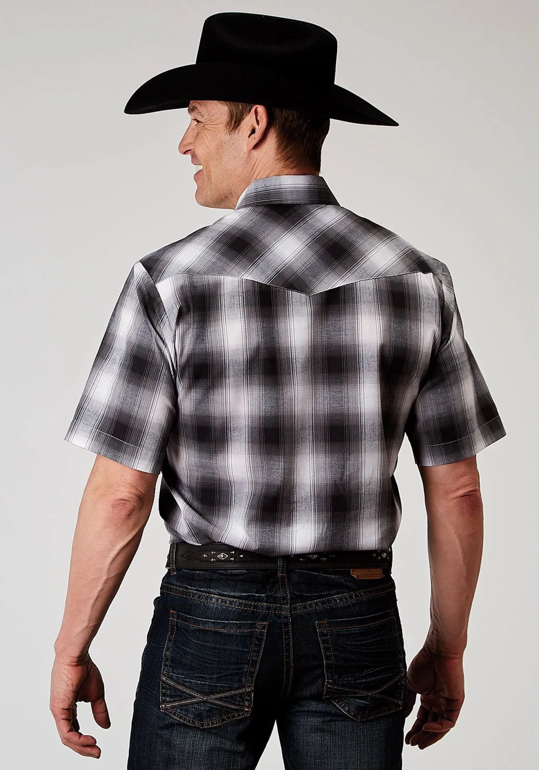 Trendy Look Roper Mens 1972 Plaid Black/White Cotton Blend S/S Shirt