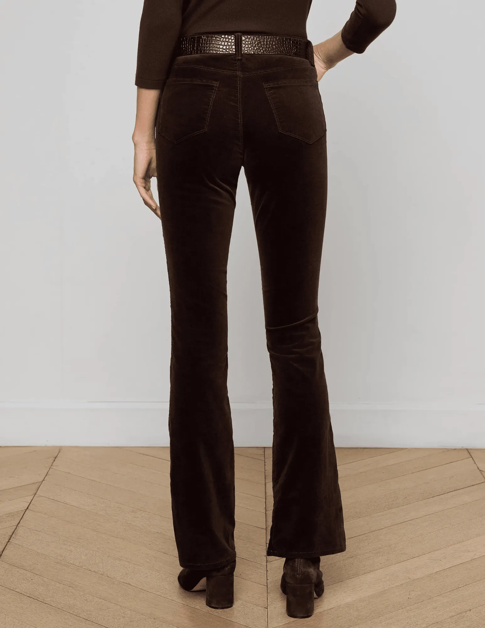 Sharp Silhouette Beach Day Sustainable L'AGENCE Stevie Velvet Jeans in Coffee Bean