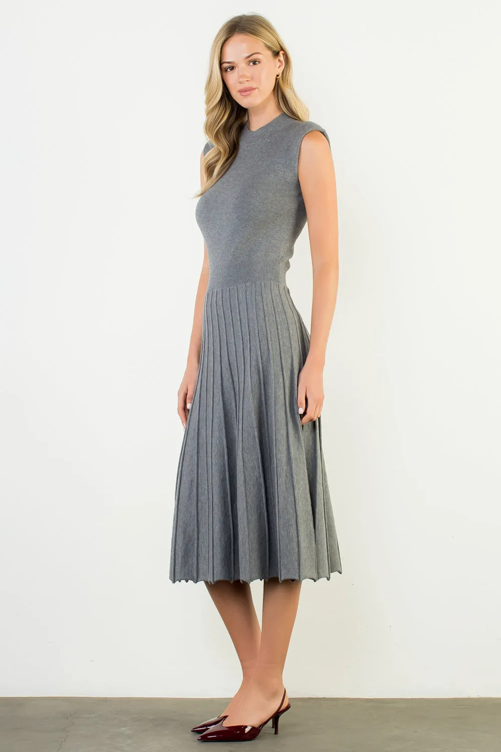 Celebration Wear Art Inspired Sleeveless Knit Maxi Dress in Heather Grey