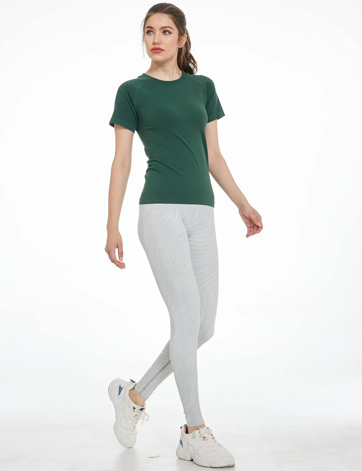Slim Fit Workout Shirts for Women,Dry-Fit Moisture Wicking Athletic Tops Breathable & Soft Activewear T-Shirt