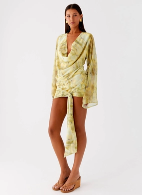 Sorrel Long Sleeve Mini Dress - Yellow Tie Dye Silver Shine Sorrel Long Sleeve Mini Dress - Yellow Tie Dye Fitted Shape