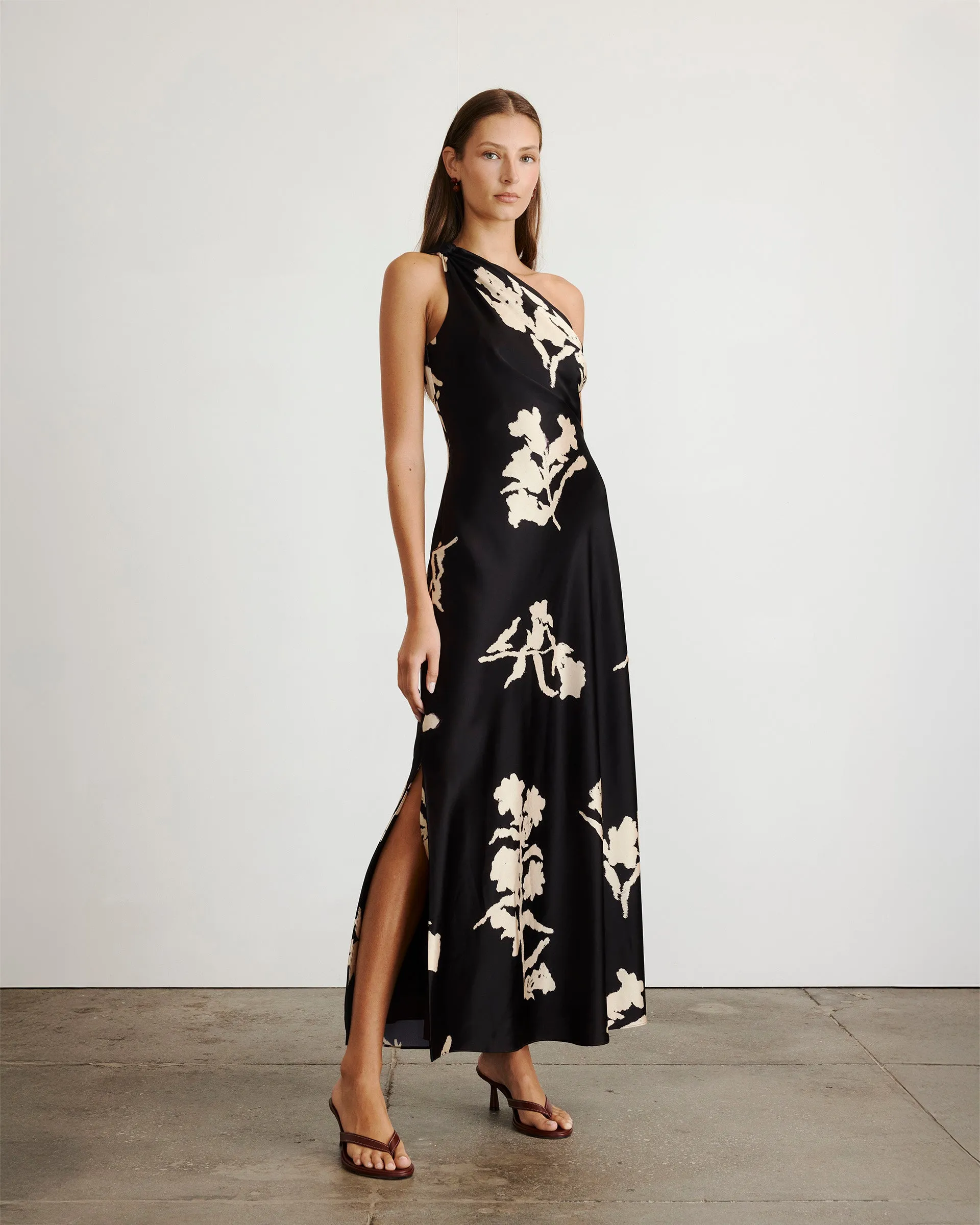 Stassi Dress Chic Motion