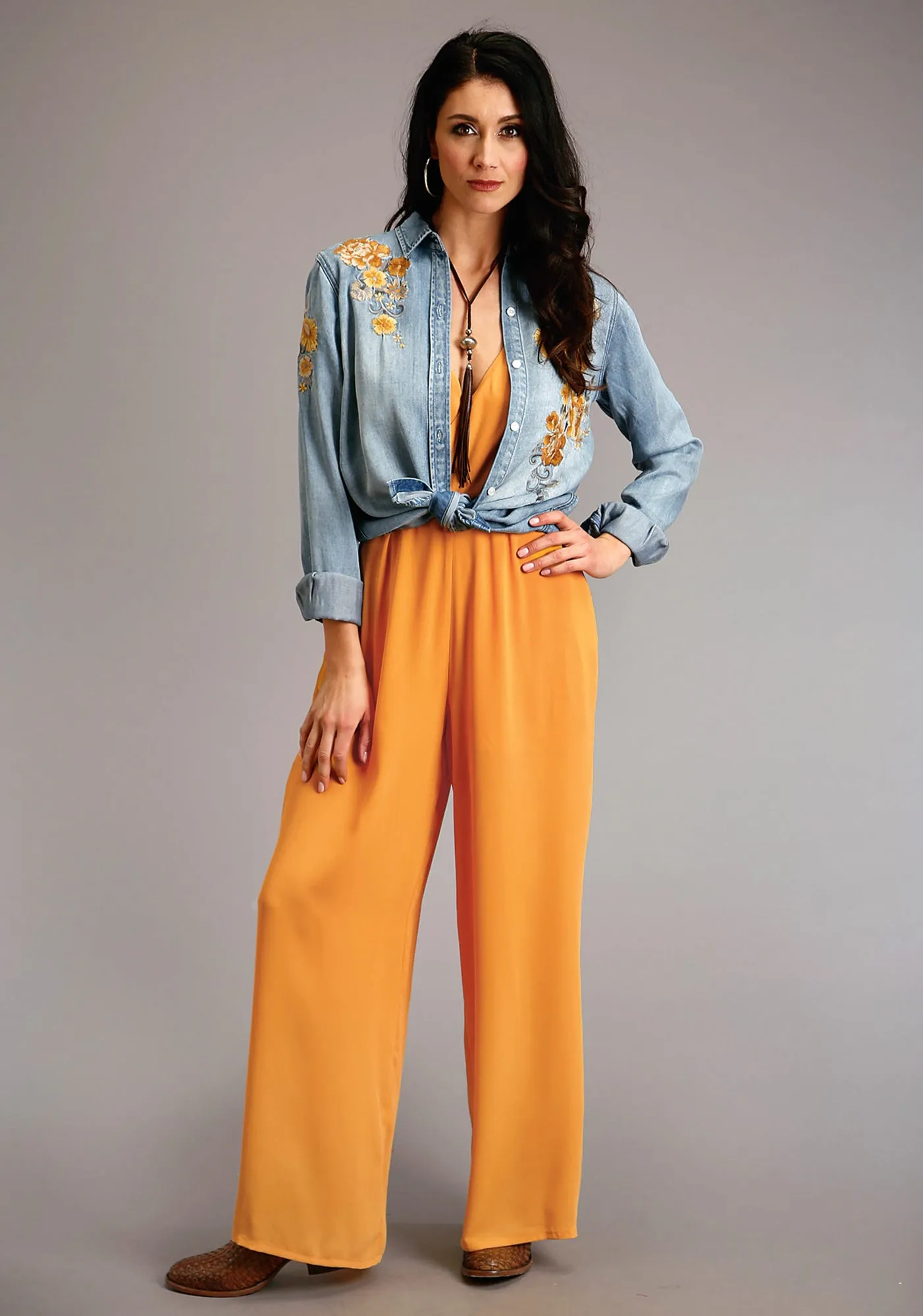 Regular Look Music Event Picnic Style Stetson Womens Gold Polyester Crepe V-Neck S/S Jumper