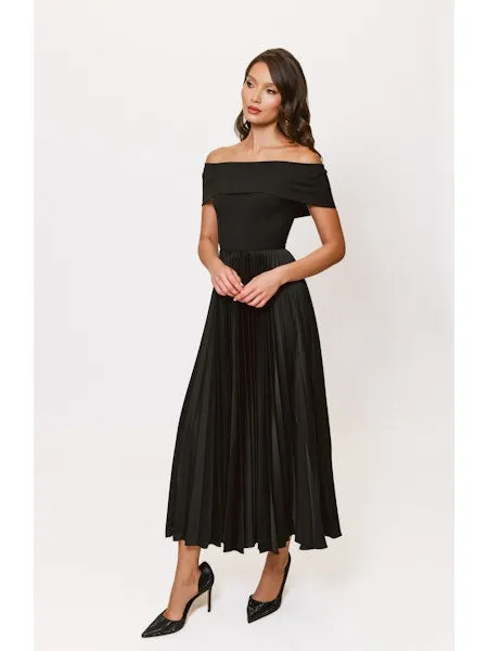 Mom Chic Timeless Fashion Stockton Off the Shoulder Pleated Midi Dress in Black