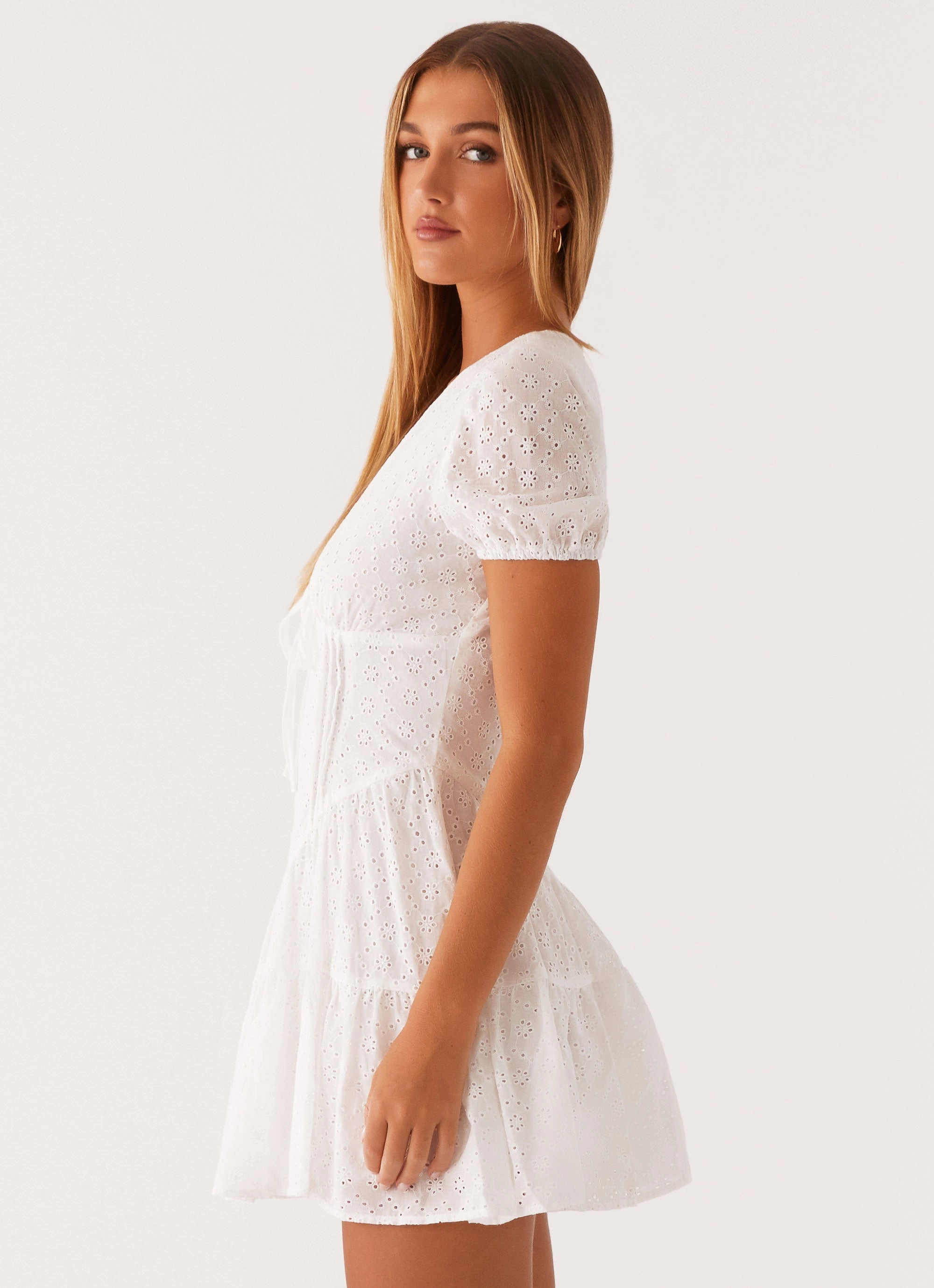 Airy Fabric High Hemline Sweetness Mini Dress - White