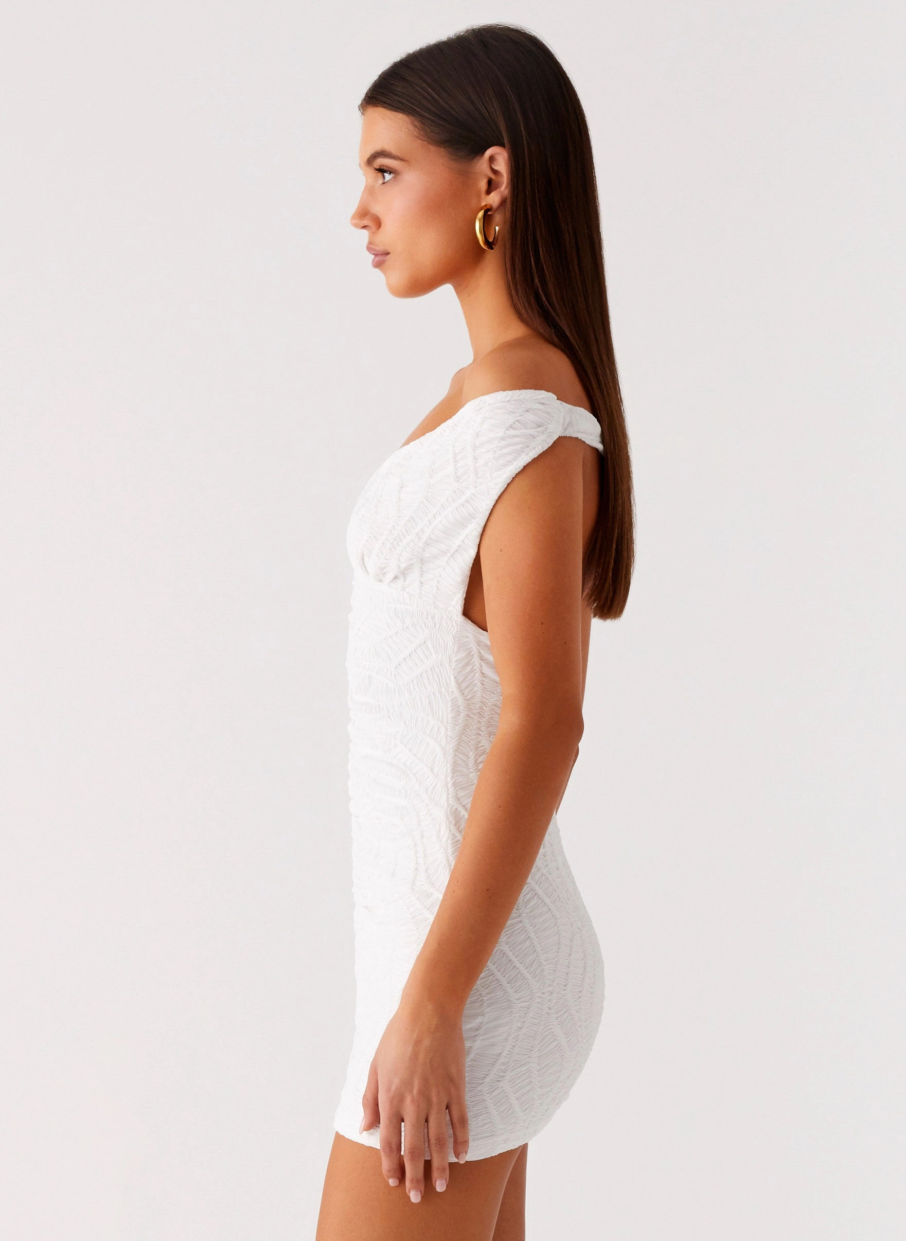 Chill Moment Daily Mood Takoda Off Shoulder Mini Dress - White