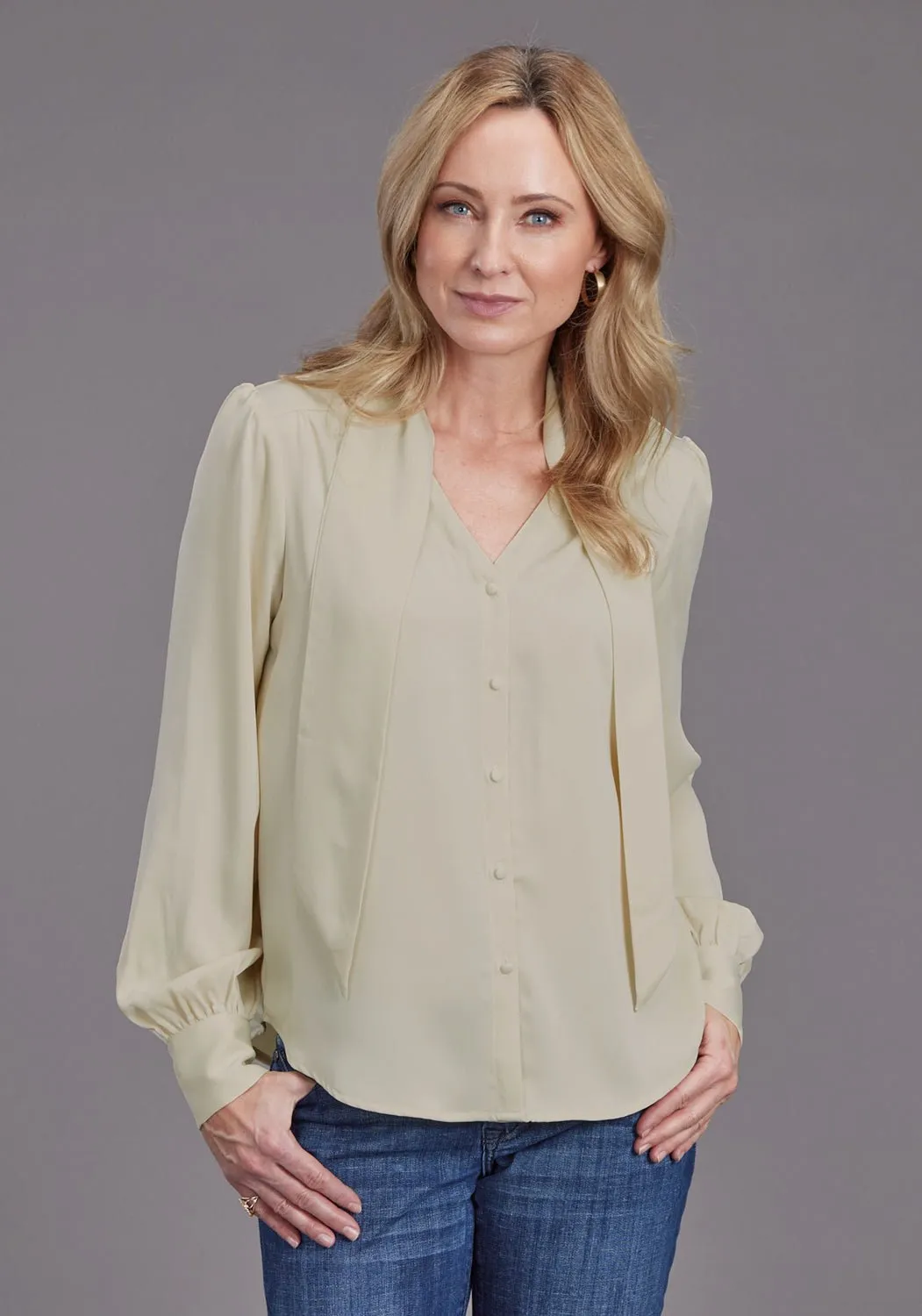 Stetson Womens Button Satin Cream 100% Polyester L/S Blouse Double Needle Hemming Outdoor Adventure