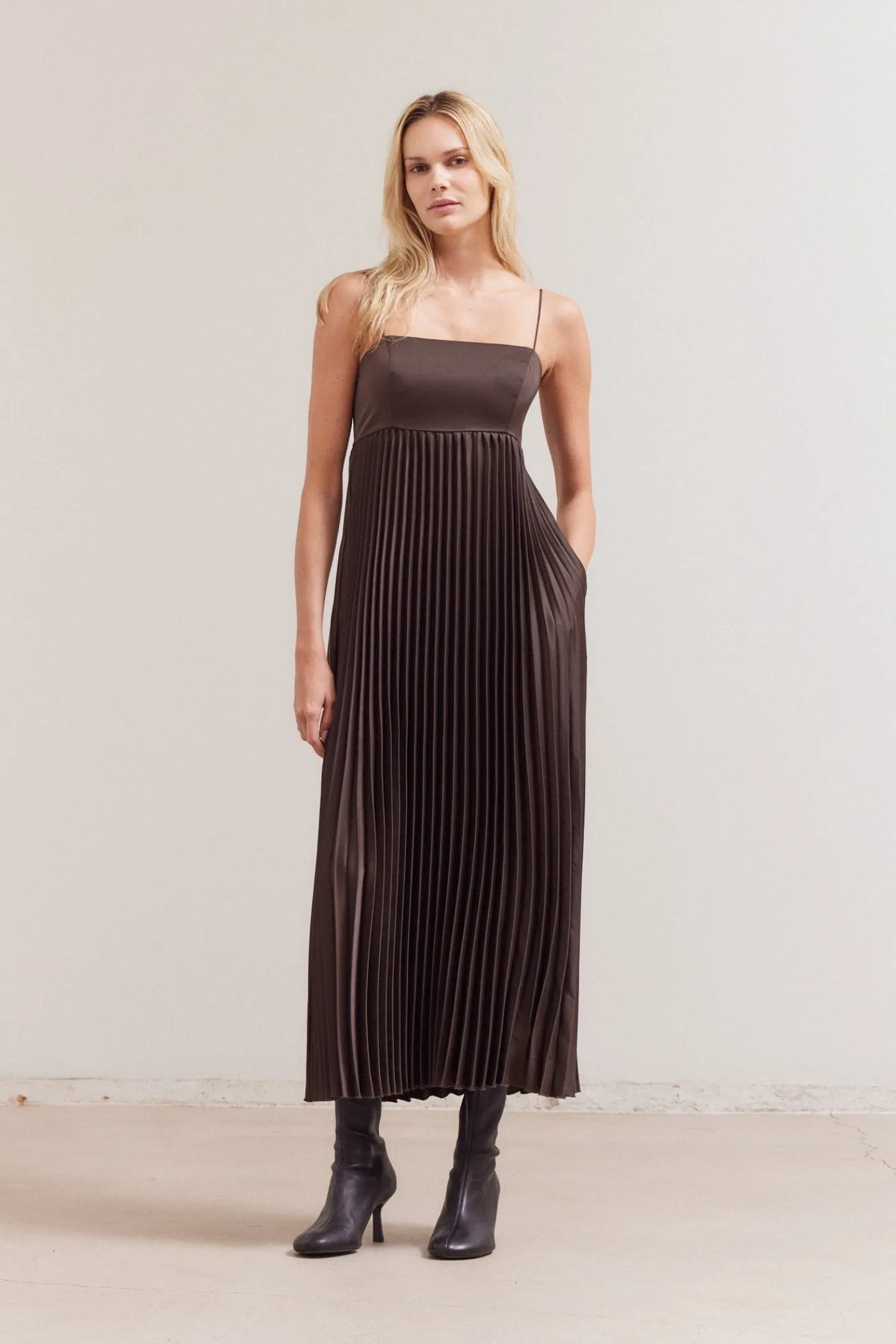 FRIDA PLEATED MIDI DRESS Stylish Waist Fit