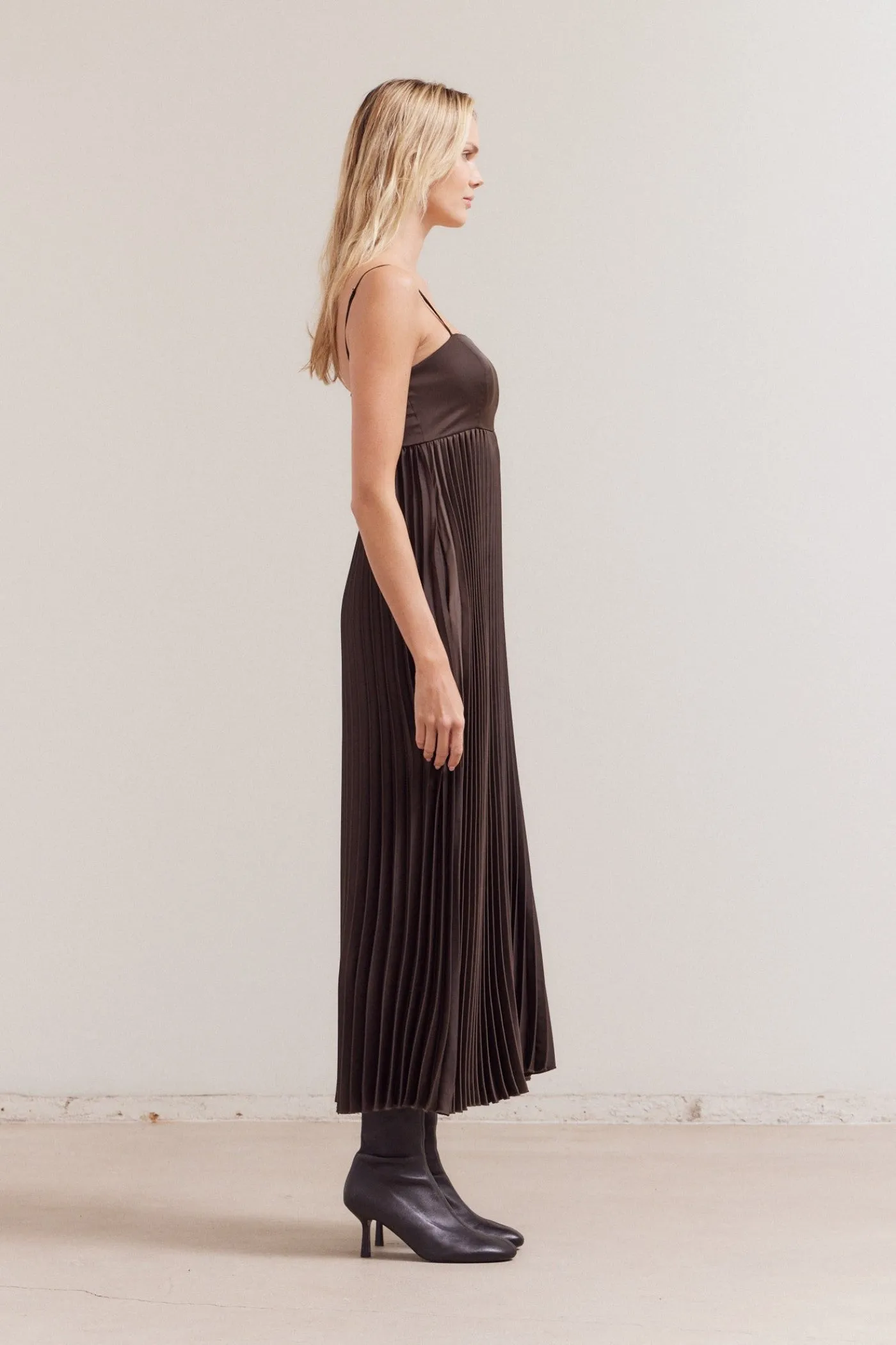 FRIDA PLEATED MIDI DRESS Easy Wrap Wrap style