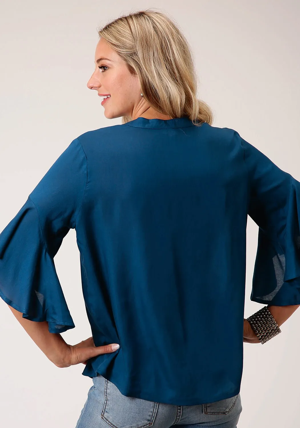 Minimal Look Non Restrictive Armhole Roper Womens Blue Rayon/Nylon Paisley Floral S/S Blouse