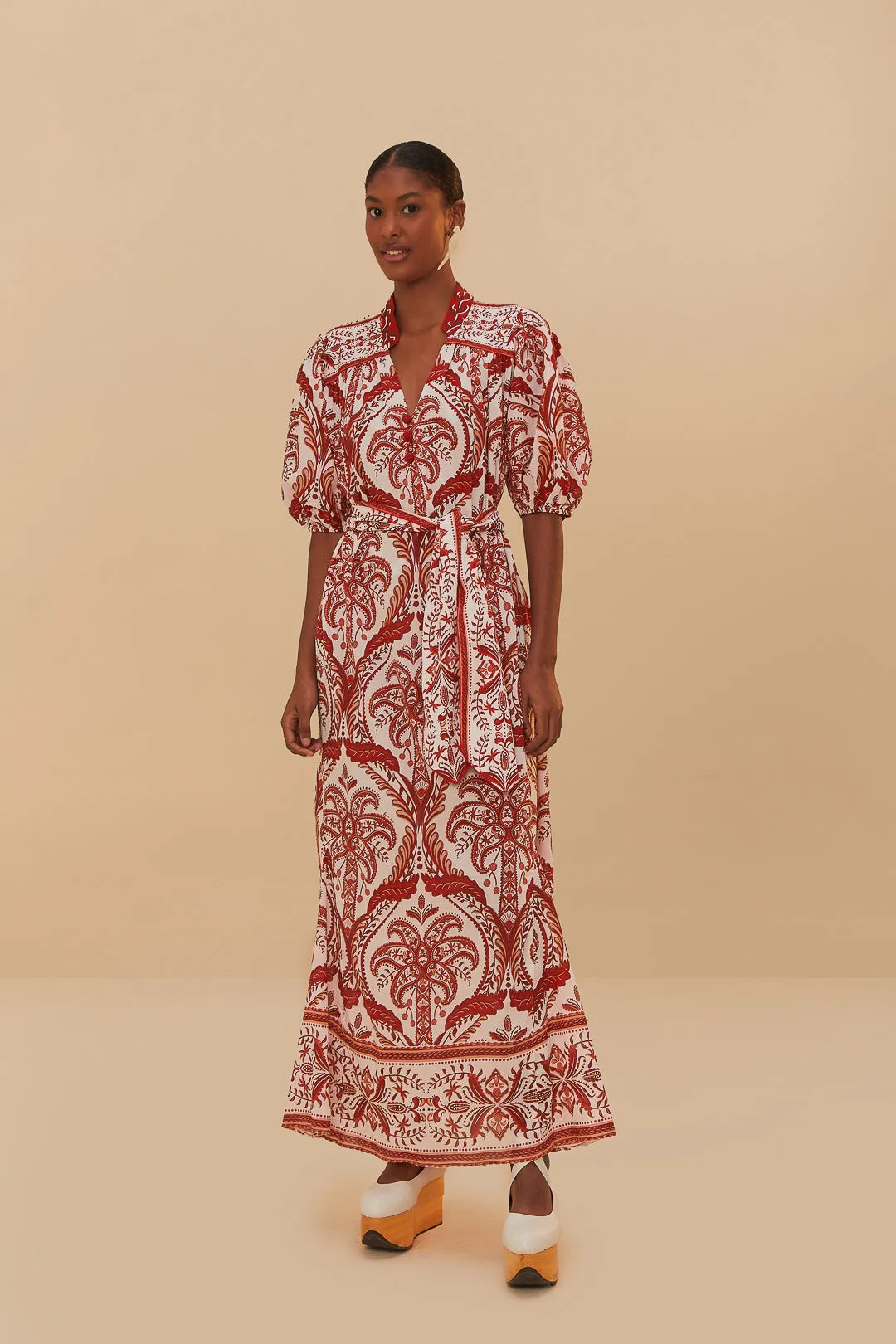 Work Mood Relaxed and stylish Tropical Cameo Maxi Dress in Off-White/Red