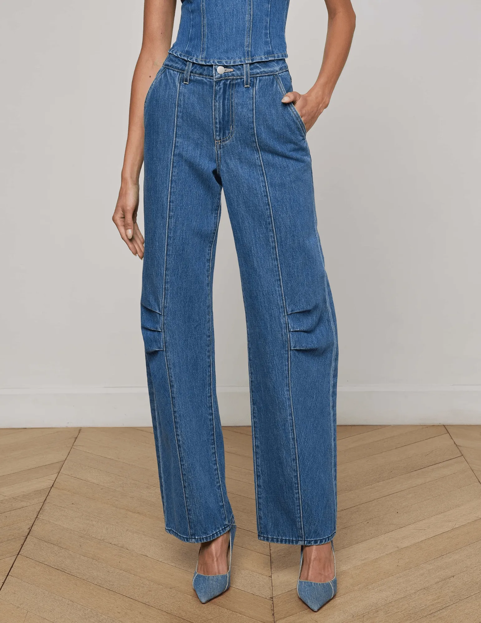 L'AGENCE Zara High Rise Rodeo Jeans in Memphis Daytime Look
