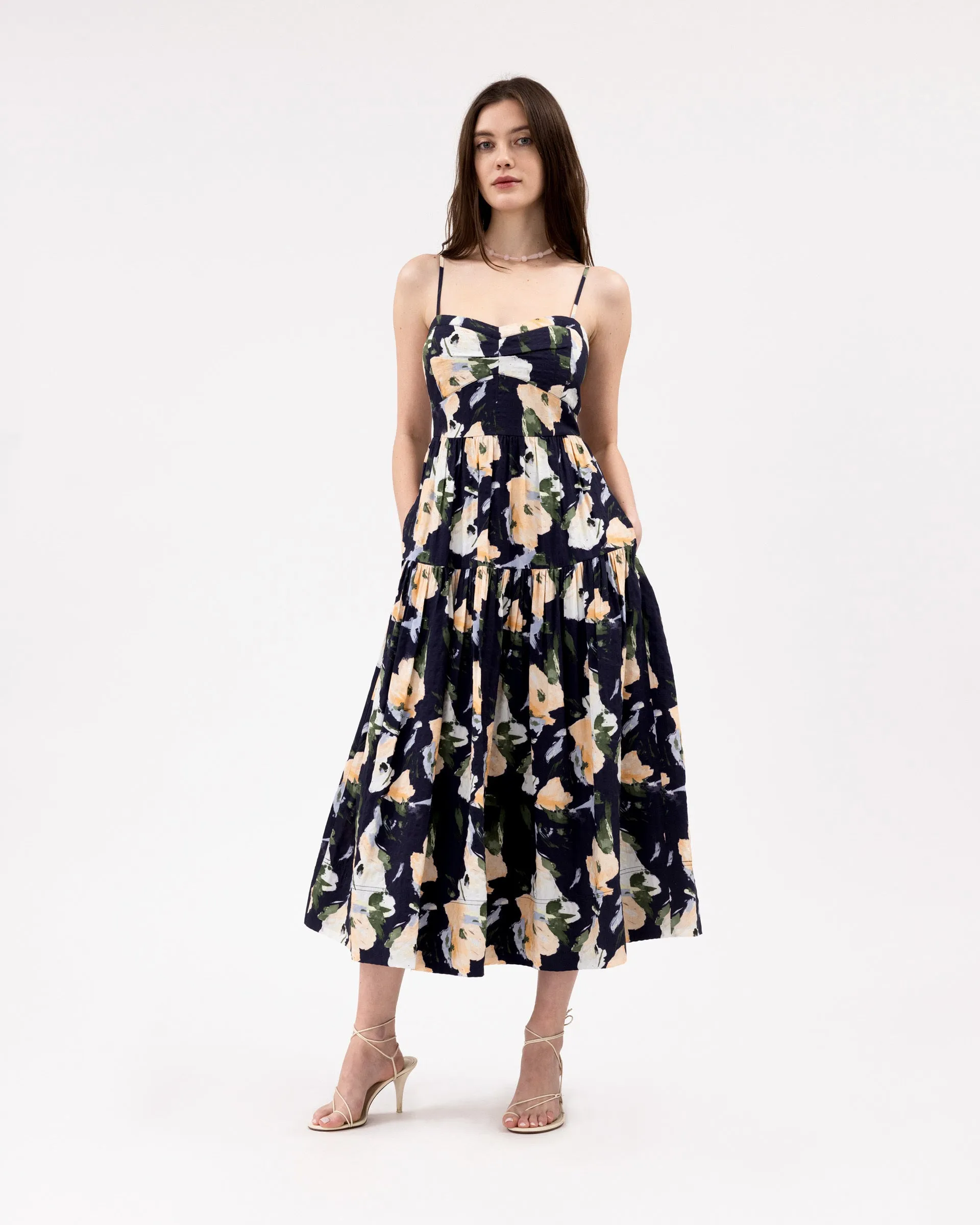 Verona Dress Trendy Cut Smooth Detail