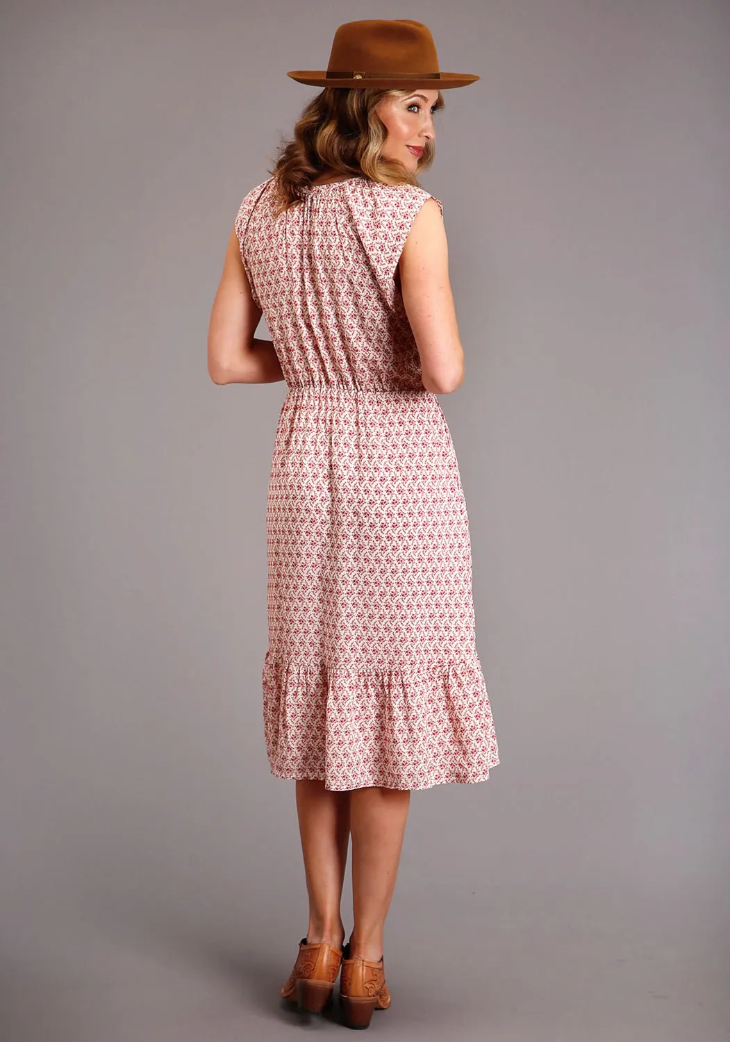 Non Restrictive Thigh Laser Cut Edges Stetson Womens Red Rayon/Nylon Cottage Floral S/S Dress