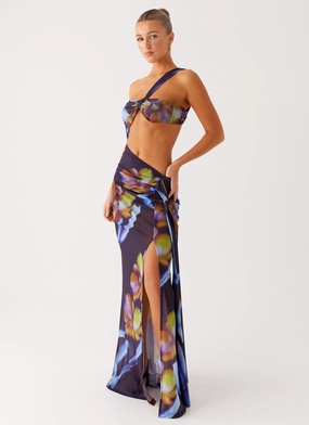 Versatile Outfit Costa Rica Maxi Dress - Dark Floral Smooth Layers All Moments Costa Rica Maxi Dress - Dark Floral
