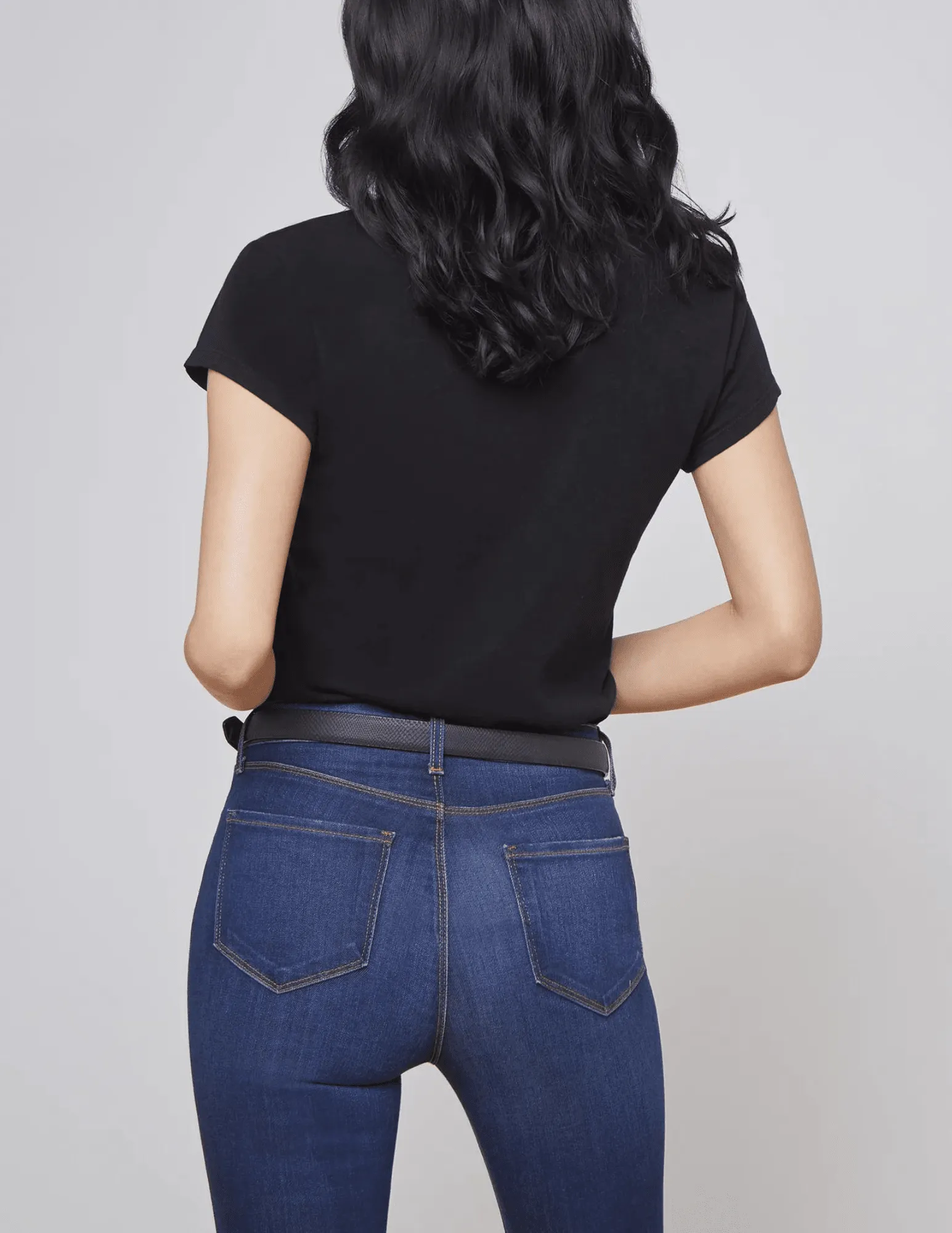 L'Agence Becca V-Neck Tee Thermal Regulation Layer Casual Choice Wear