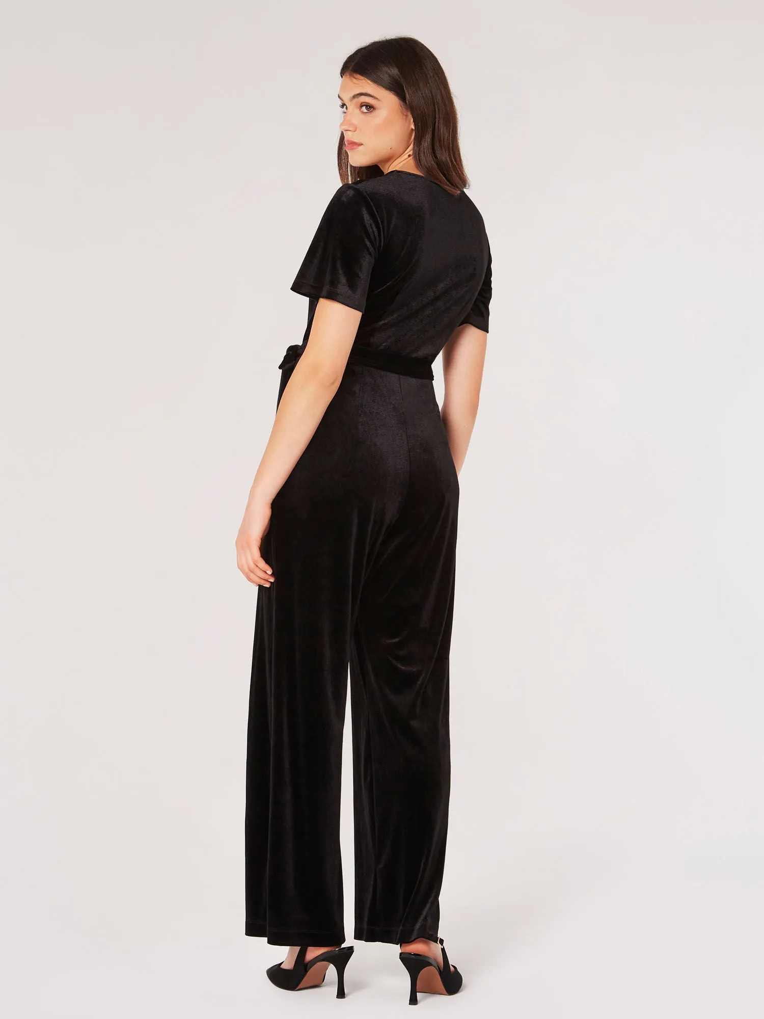 Flutter Sleeve Velvet Jumpsuit in Black Layered Style
