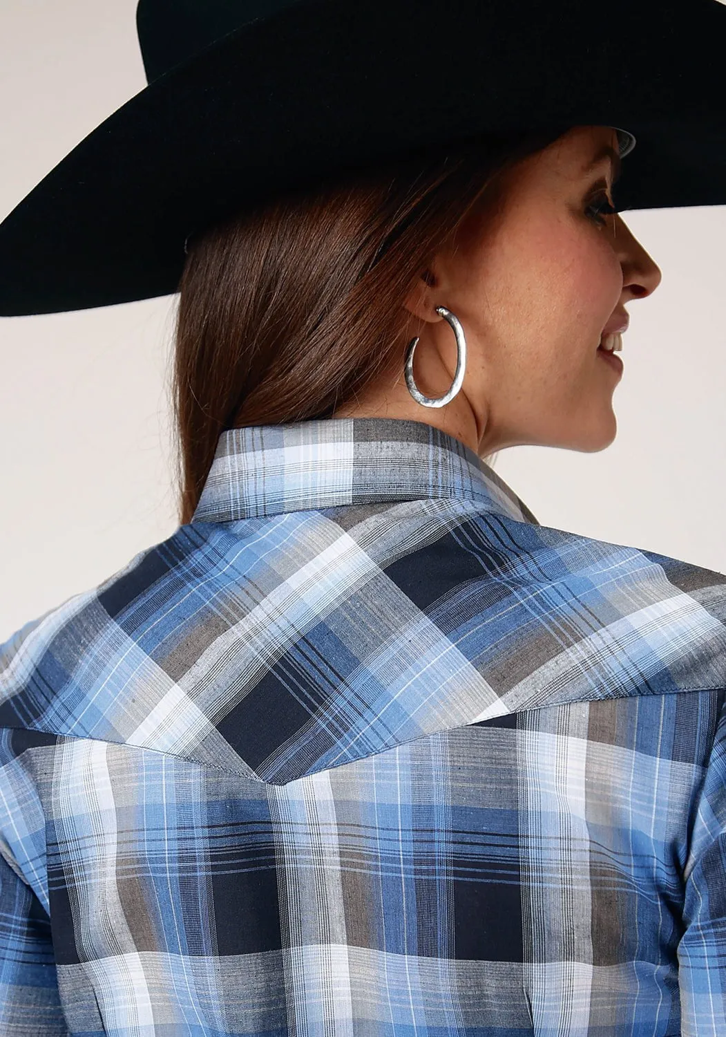 Roper Womens White Plaid Blue Cotton Blend L/S Shirt Vibrant Colors Trendsetting Design