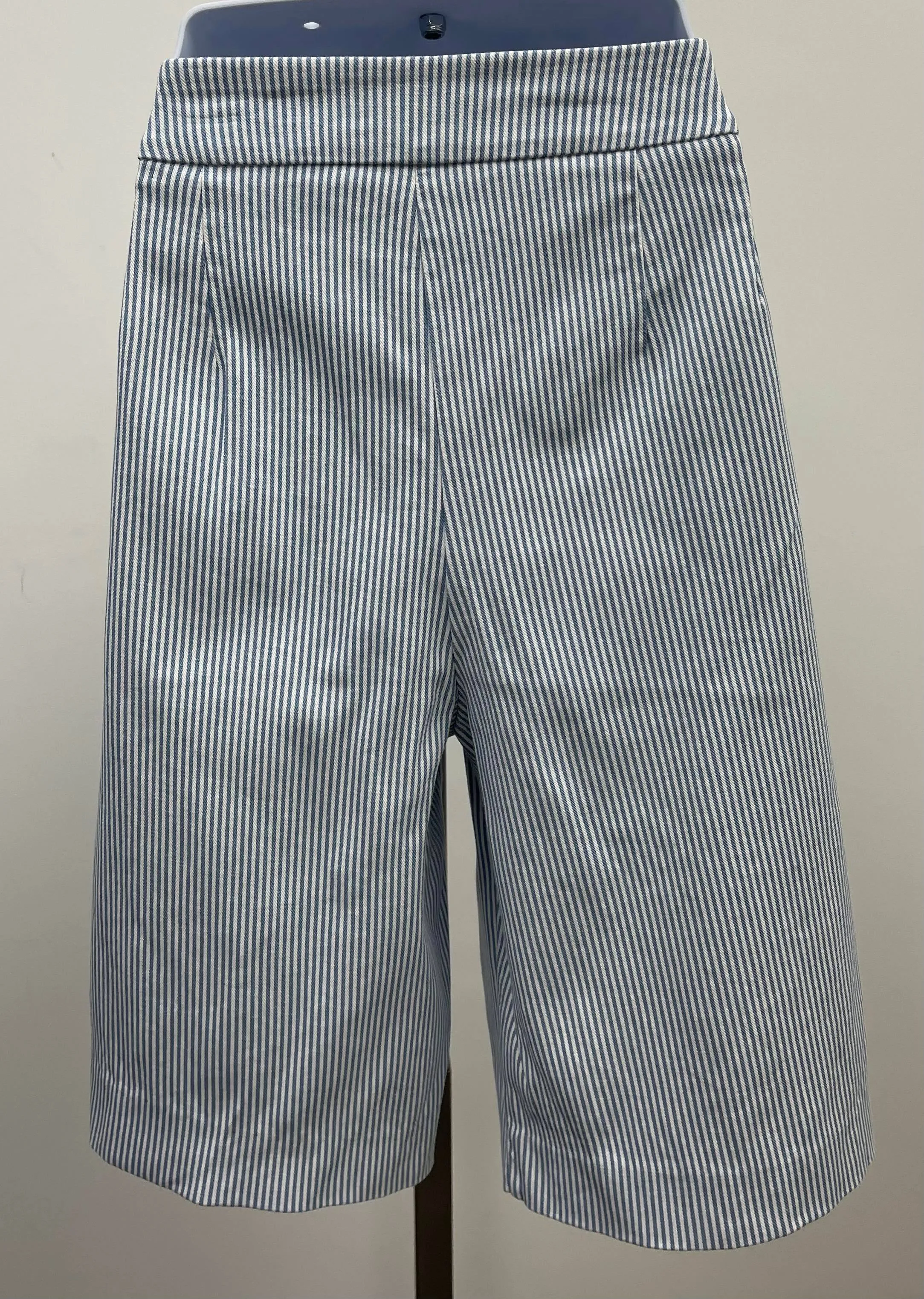 Women's Time And Tru Shorts, Medium