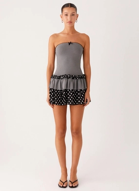 Yerin Strapless Frill Mini Dress - Grey Polkadot Modern looks Yerin Strapless Frill Mini Dress - Grey Polkadot Airy Base Basic Shape