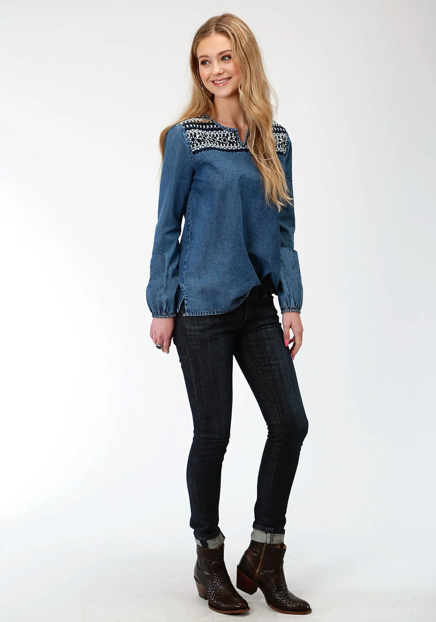 Roper Womens Blue Denim 4.5Oz Denim L/S Shirt Casual Musthave